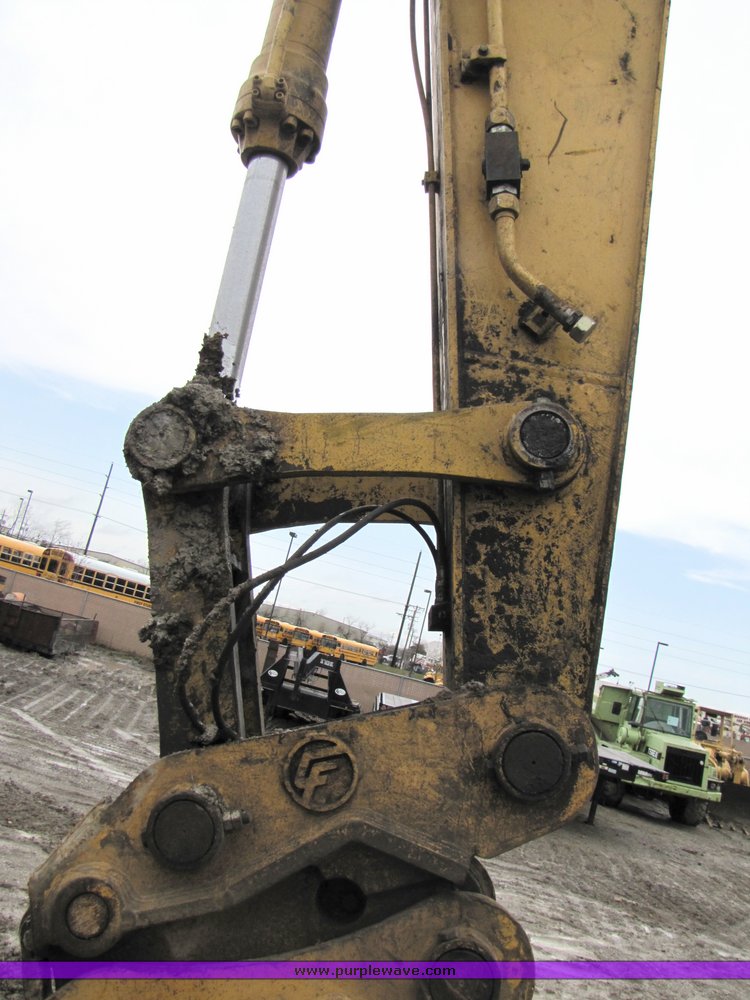 image for item 2152 2000 John Deere 330LC hydraulic excavator