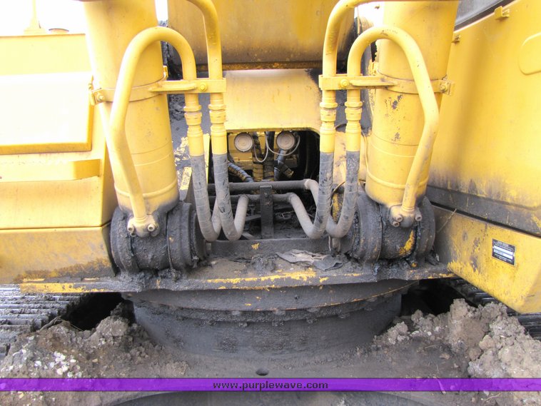 image for item 2152 2000 John Deere 330LC hydraulic excavator