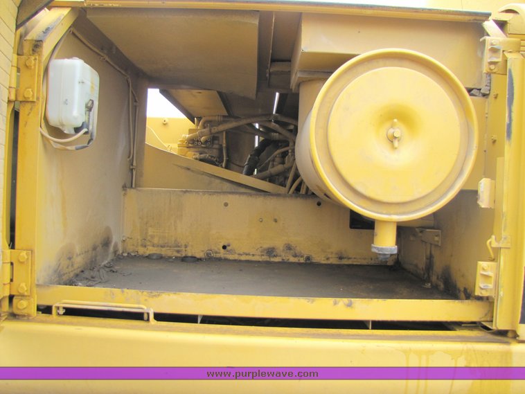 image for item 2152 2000 John Deere 330LC hydraulic excavator