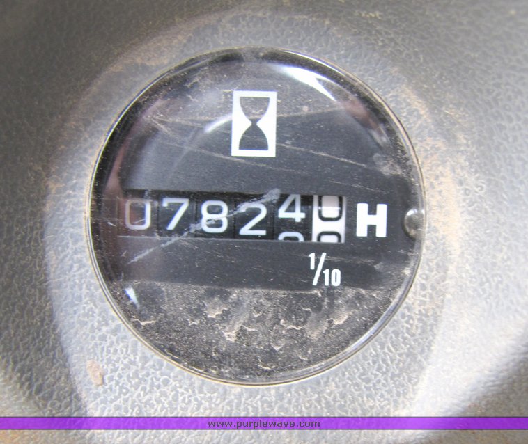 image for item 2152 2000 John Deere 330LC hydraulic excavator