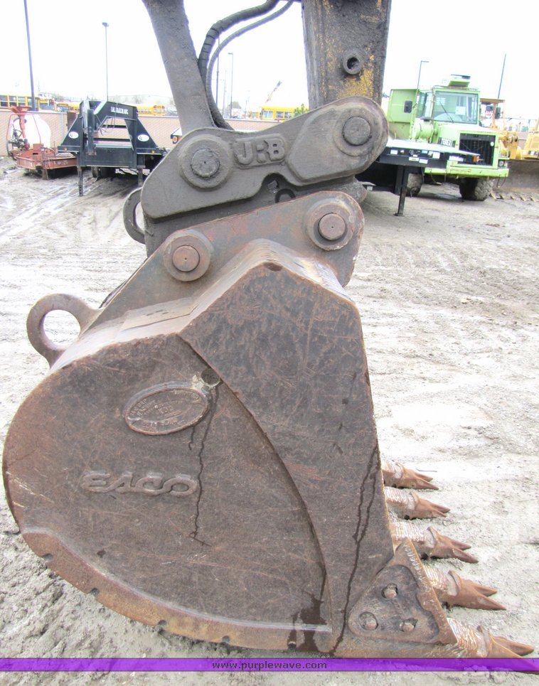 image for item 2153 1997 Komatsu PC-220LC-6 hydraulic excavator