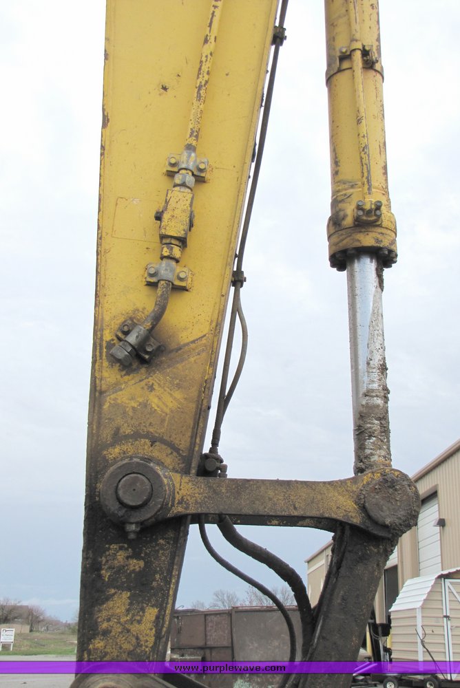 image for item 2153 1997 Komatsu PC-220LC-6 hydraulic excavator