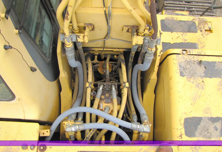image for item 2153 1997 Komatsu PC-220LC-6 hydraulic excavator