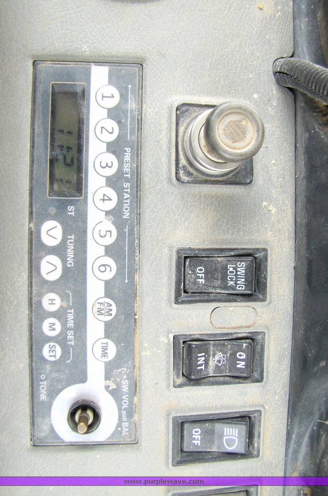 image for item 2153 1997 Komatsu PC-220LC-6 hydraulic excavator