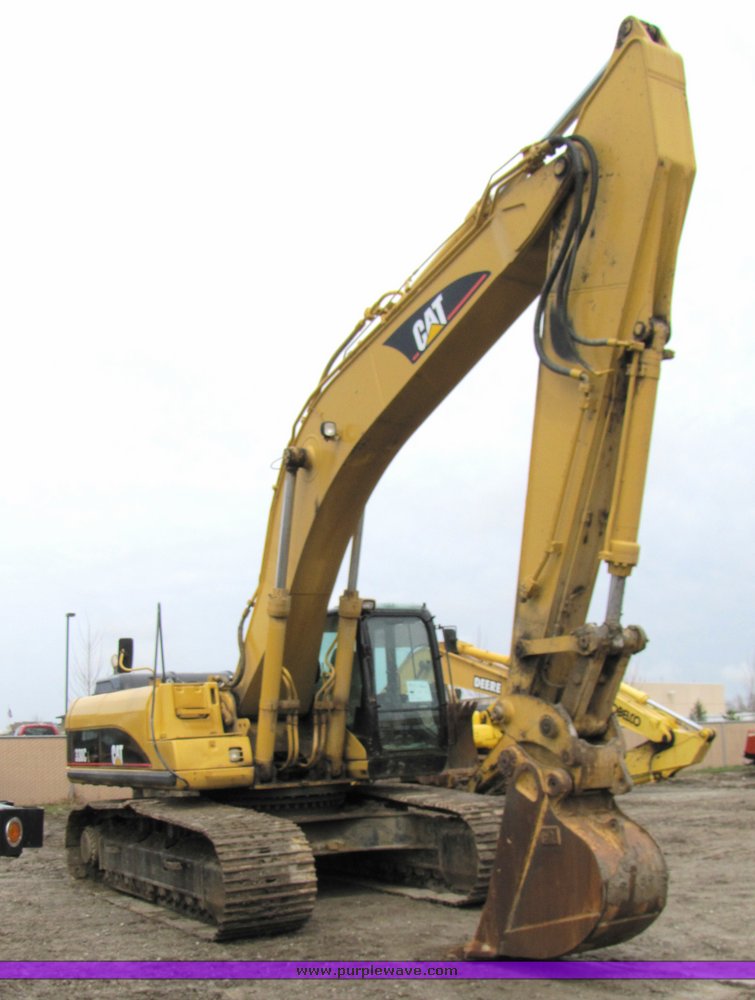 image for item 2154 2002 Caterpillar 330C hydraulic excavator