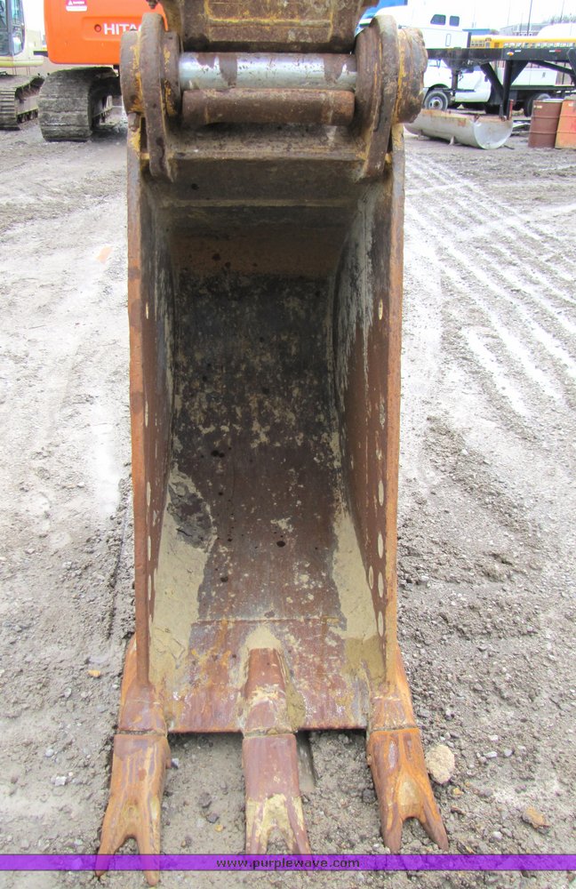 image for item 2154 2002 Caterpillar 330C hydraulic excavator