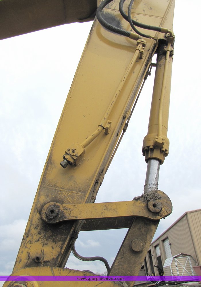 image for item 2154 2002 Caterpillar 330C hydraulic excavator