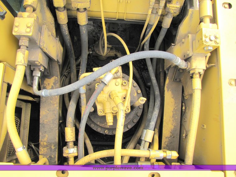 image for item 2154 2002 Caterpillar 330C hydraulic excavator