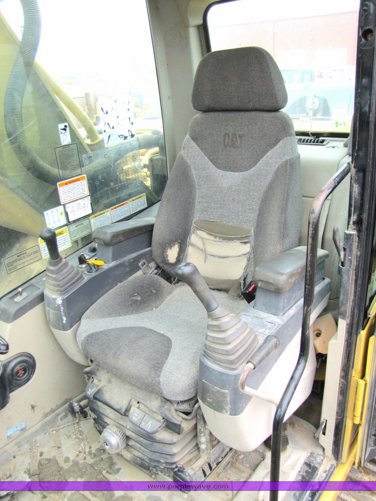 image for item 2154 2002 Caterpillar 330C hydraulic excavator
