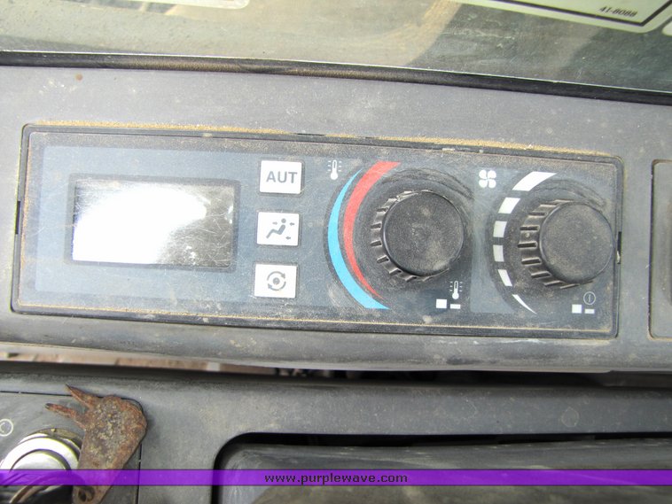 image for item 2154 2002 Caterpillar 330C hydraulic excavator