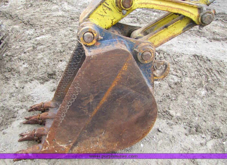 image for item 2155 1995 Komatsu PC120-6 hydraulic excavator