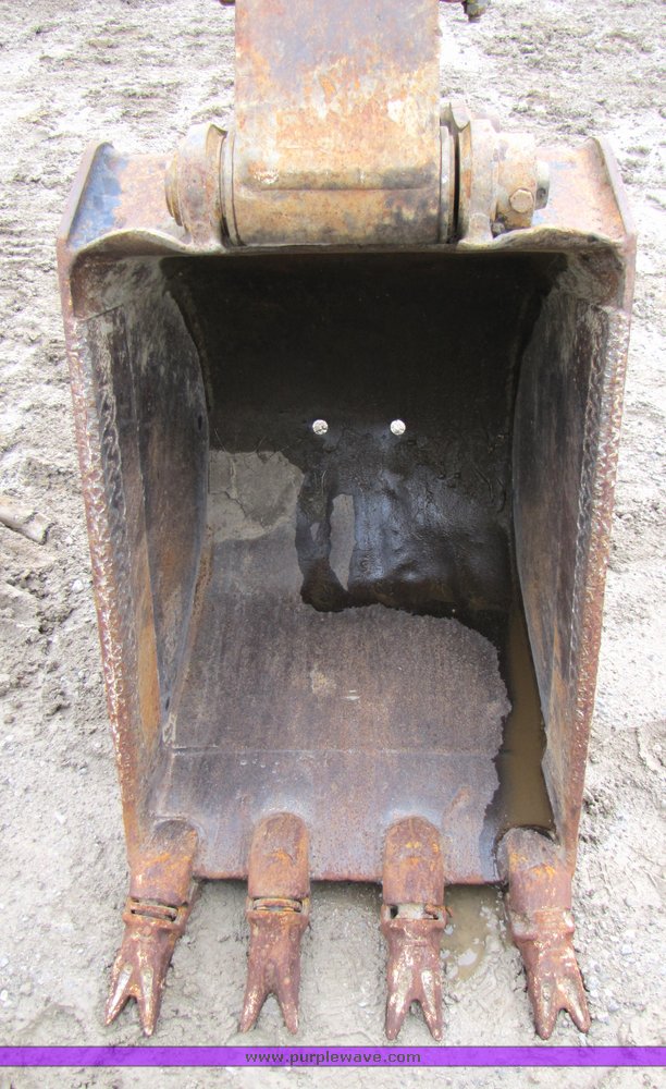 image for item 2155 1995 Komatsu PC120-6 hydraulic excavator