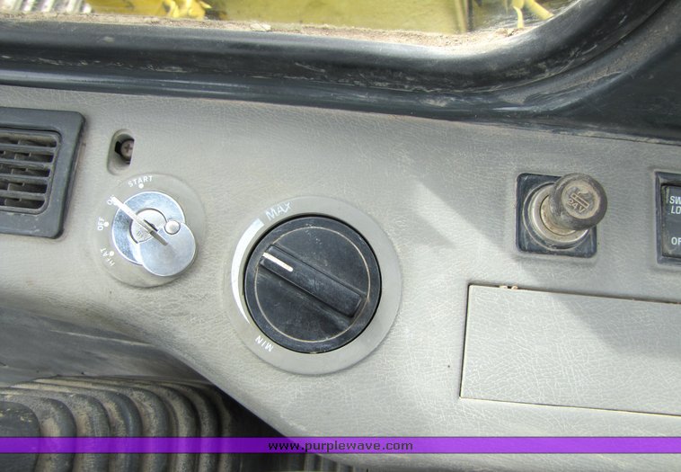 image for item 2155 1995 Komatsu PC120-6 hydraulic excavator