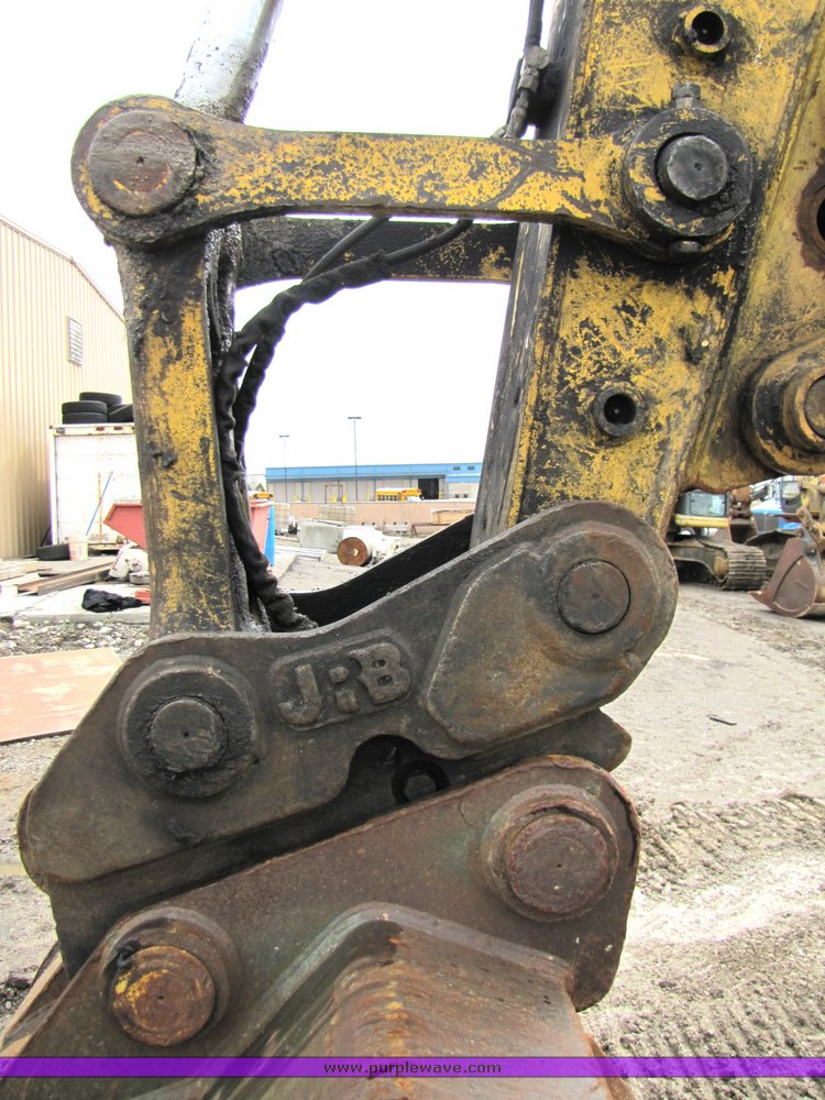image for item 2157 1998 Komatsu PC220LC-6 hydraulic excavator