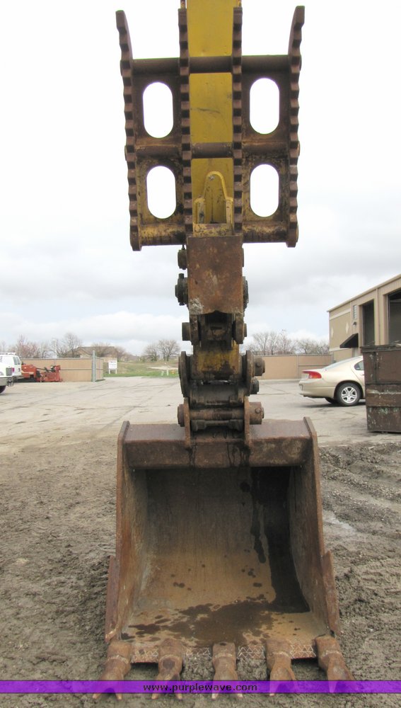 image for item 2157 1998 Komatsu PC220LC-6 hydraulic excavator