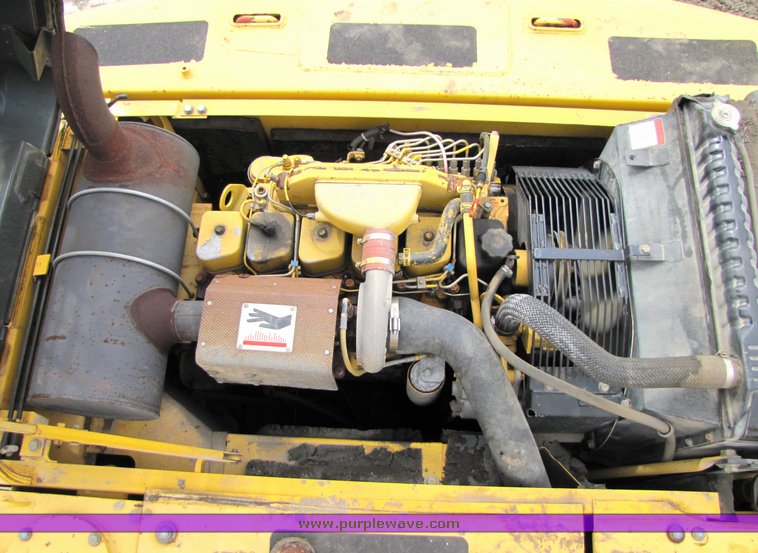 image for item 2157 1998 Komatsu PC220LC-6 hydraulic excavator