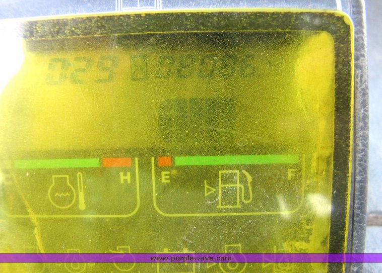 image for item 2157 1998 Komatsu PC220LC-6 hydraulic excavator