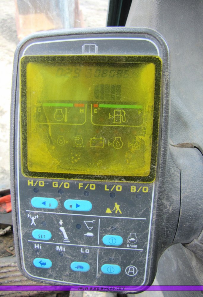 image for item 2157 1998 Komatsu PC220LC-6 hydraulic excavator