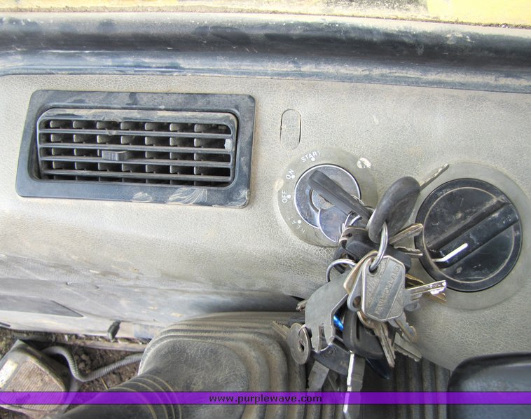 image for item 2157 1998 Komatsu PC220LC-6 hydraulic excavator