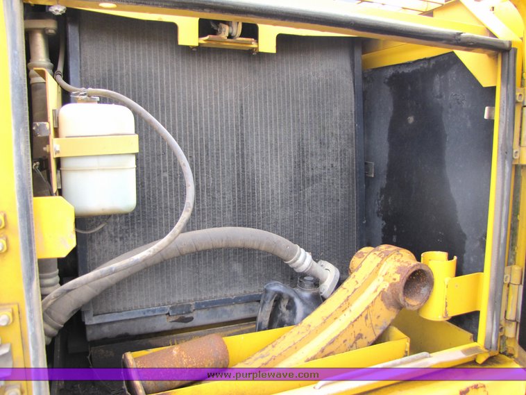 image for item 2157 1998 Komatsu PC220LC-6 hydraulic excavator