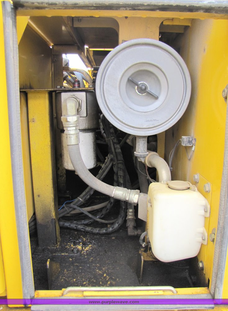 image for item 2157 1998 Komatsu PC220LC-6 hydraulic excavator