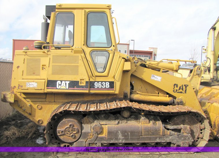 image for item 2160 1997 Caterpillar 963B track loader