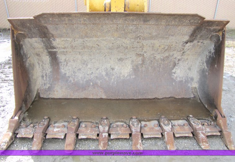 image for item 2160 1997 Caterpillar 963B track loader