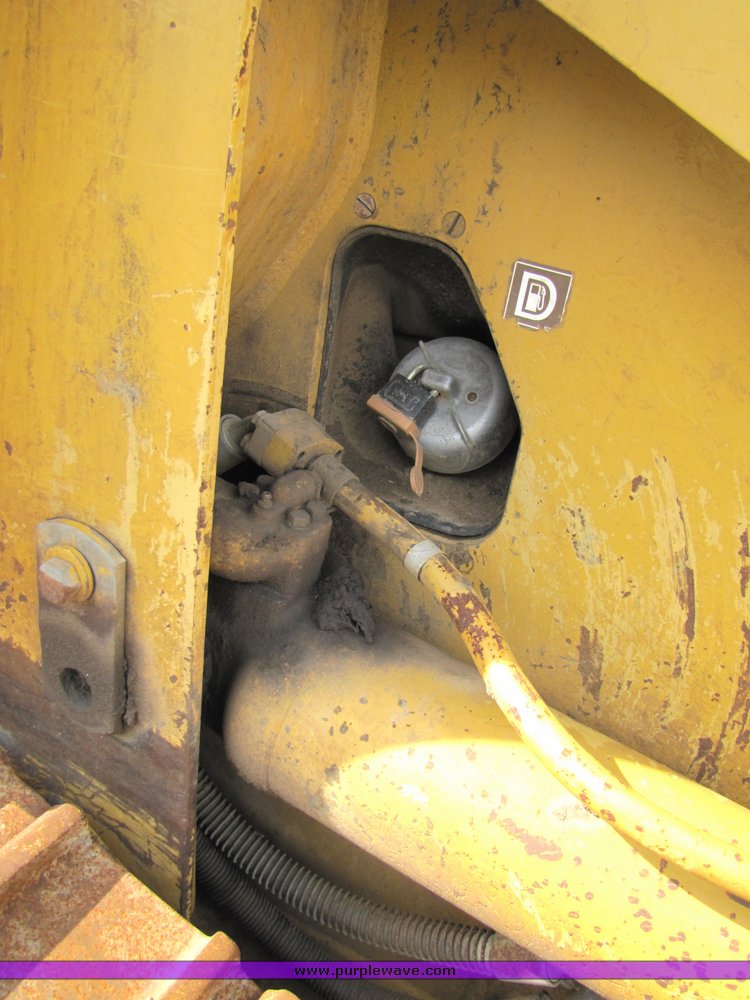 image for item 2160 1997 Caterpillar 963B track loader