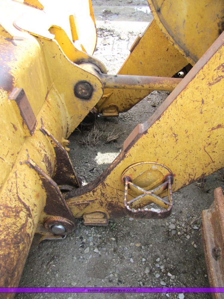 image for item 2160 1997 Caterpillar 963B track loader