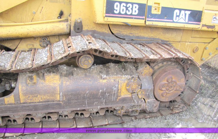 image for item 2160 1997 Caterpillar 963B track loader