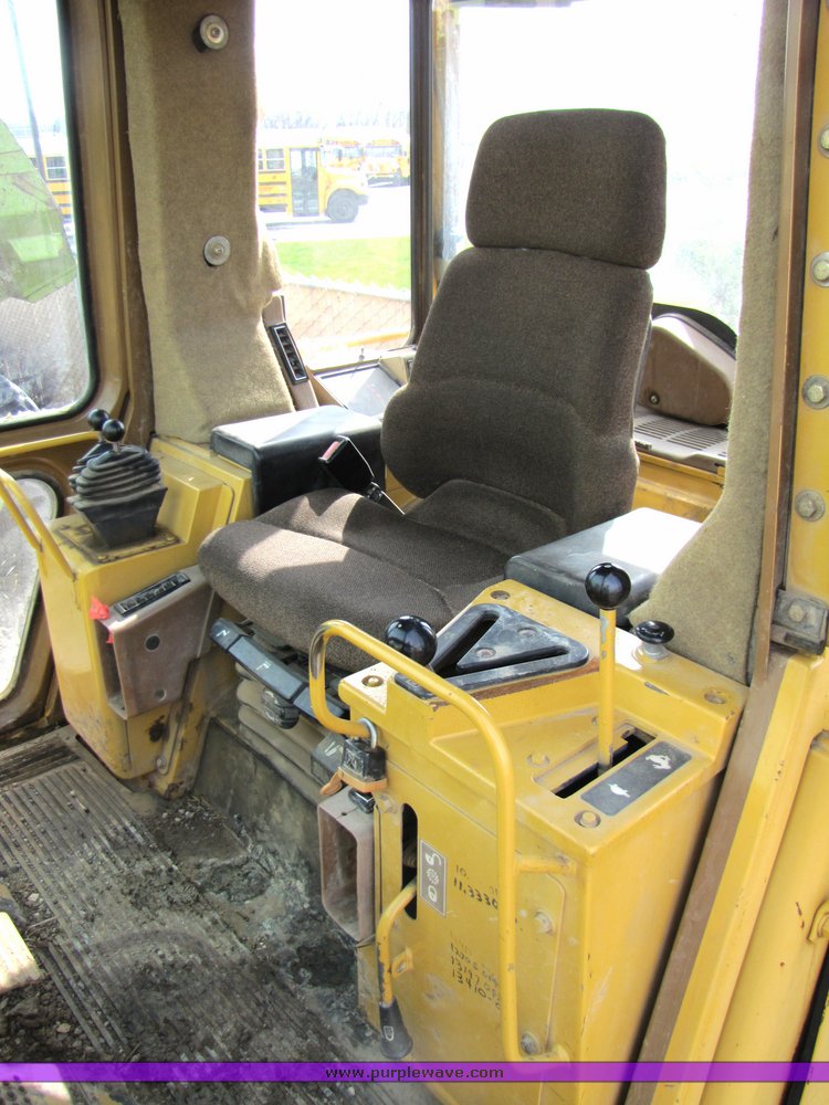 image for item 2160 1997 Caterpillar 963B track loader