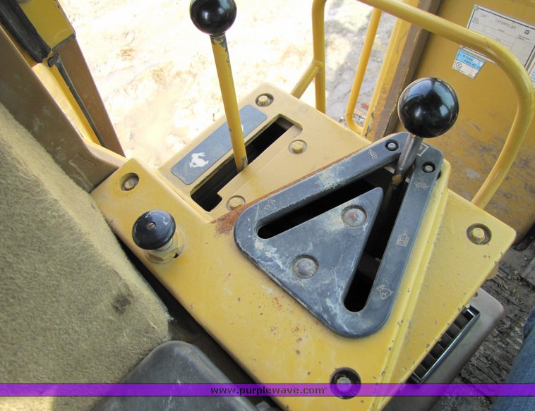 image for item 2160 1997 Caterpillar 963B track loader