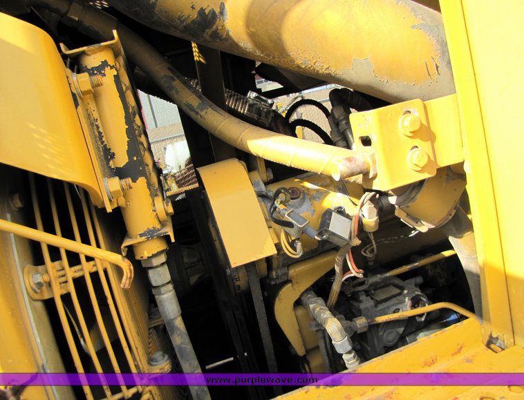 image for item 2160 1997 Caterpillar 963B track loader