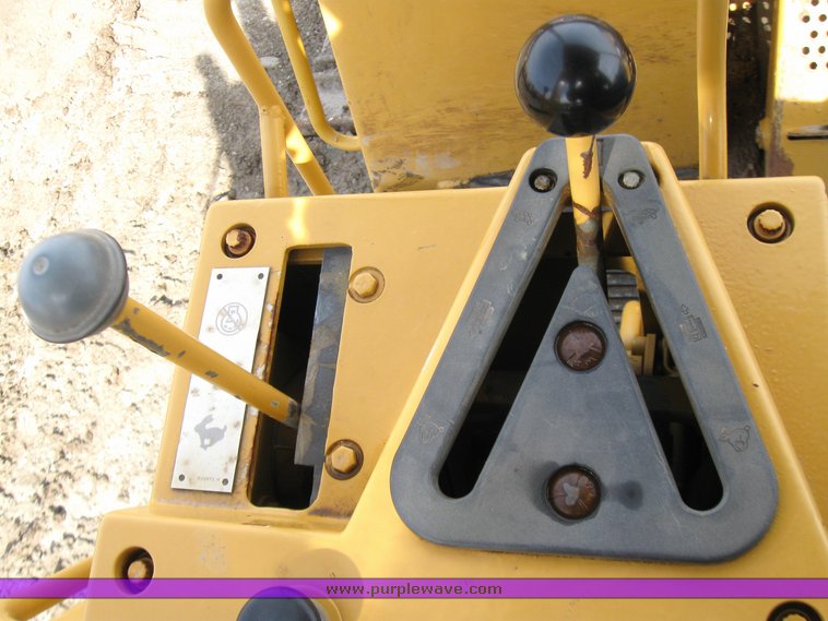 image for item 2161 1994 Caterpillar 963 track loader