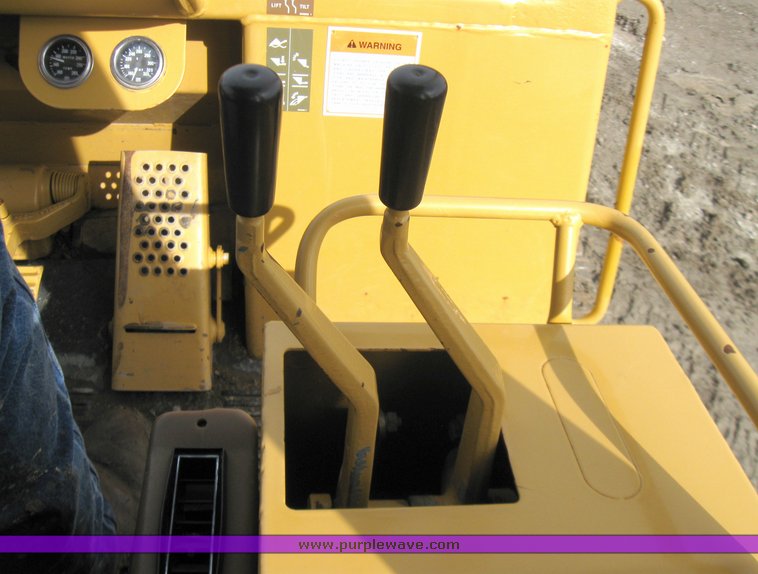 image for item 2161 1994 Caterpillar 963 track loader