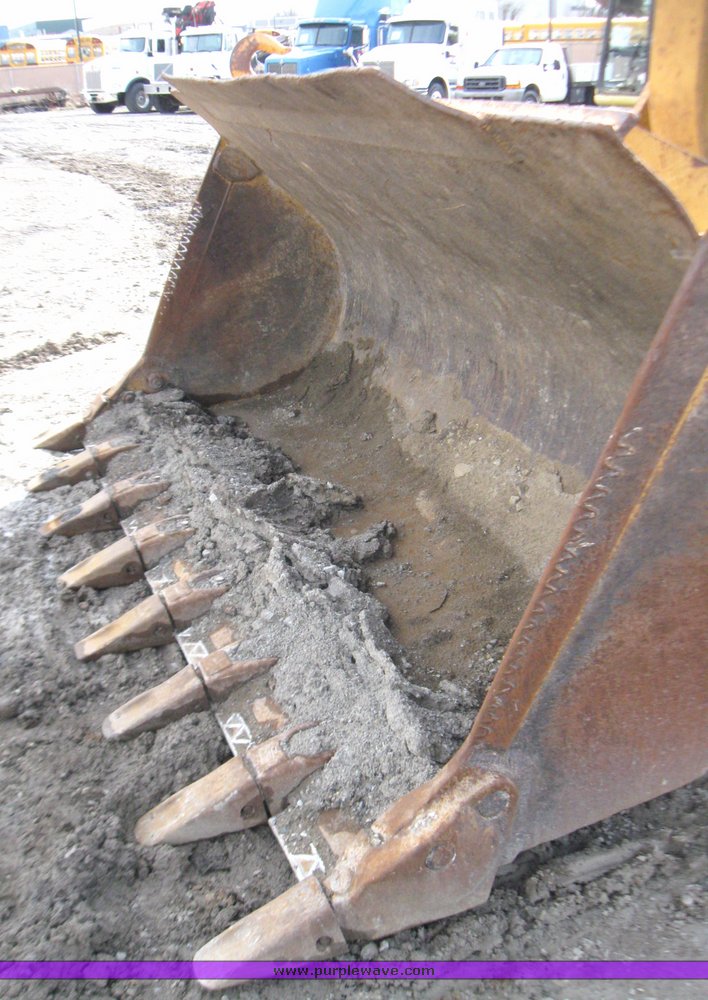 image for item 2161 1994 Caterpillar 963 track loader