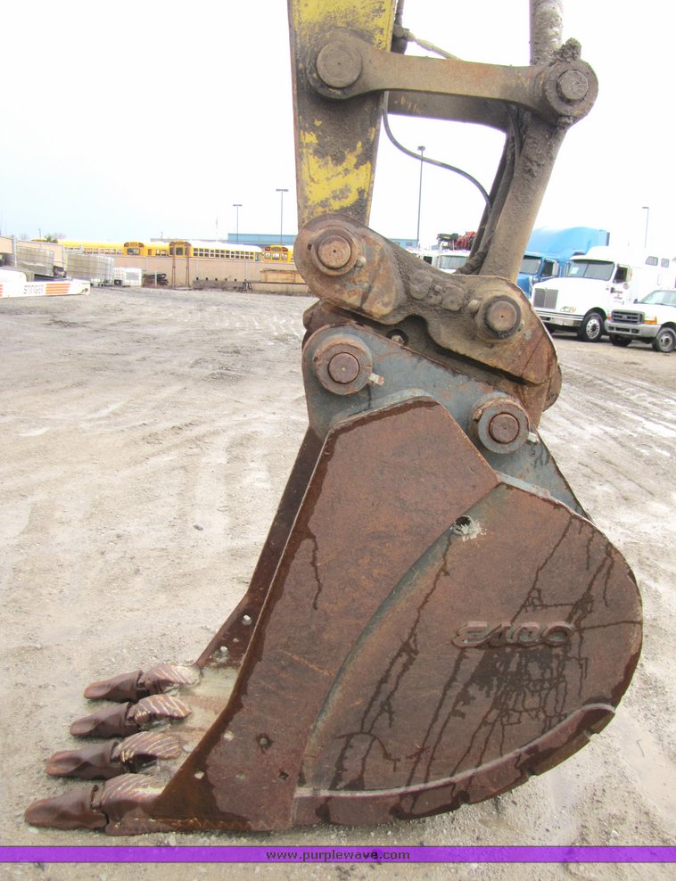 image for item 2163 1994 Komatsu PC250LC-6 hydraulic excavator