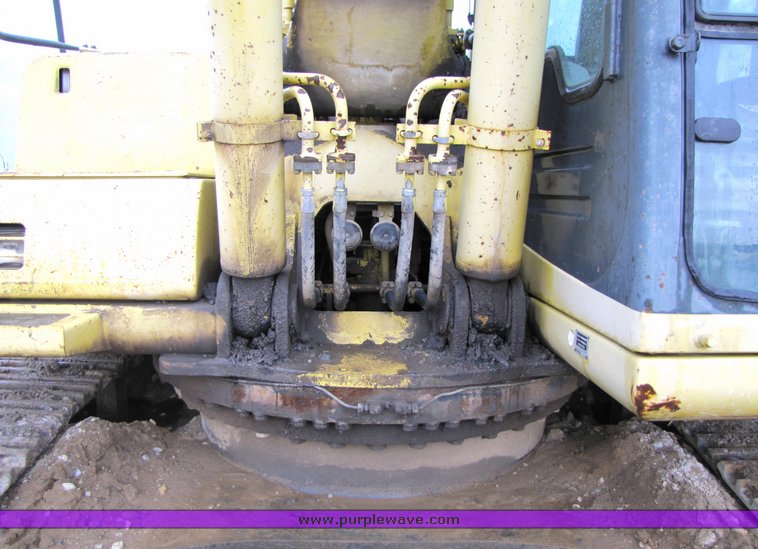 image for item 2163 1994 Komatsu PC250LC-6 hydraulic excavator