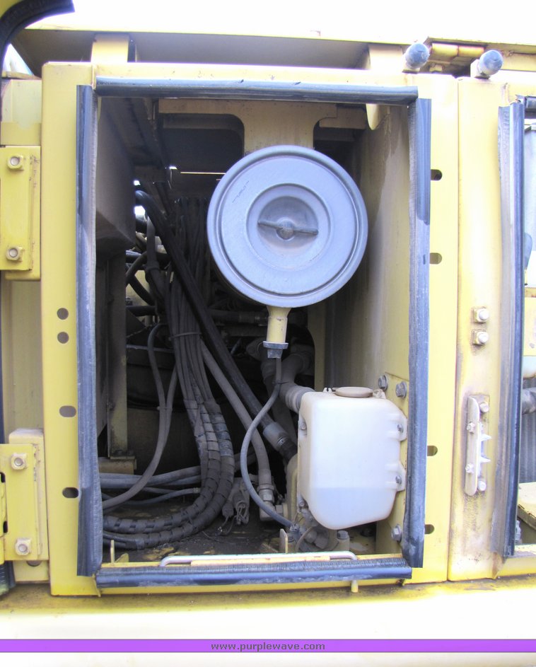 image for item 2163 1994 Komatsu PC250LC-6 hydraulic excavator