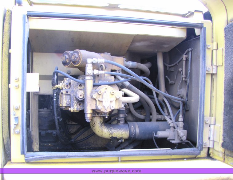 image for item 2163 1994 Komatsu PC250LC-6 hydraulic excavator