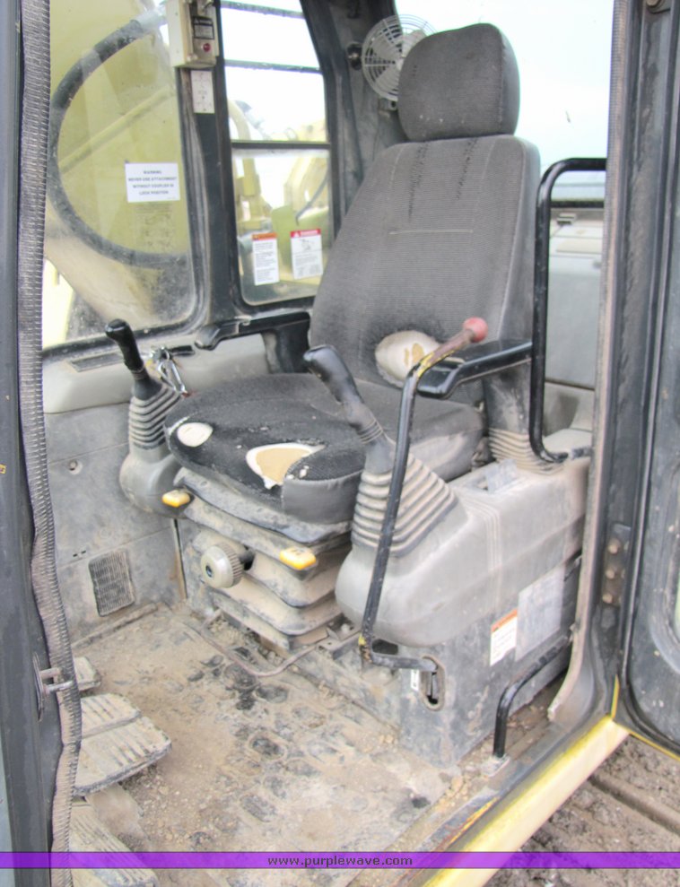 image for item 2163 1994 Komatsu PC250LC-6 hydraulic excavator