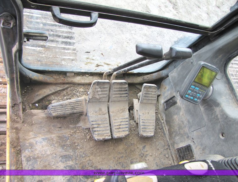 image for item 2163 1994 Komatsu PC250LC-6 hydraulic excavator