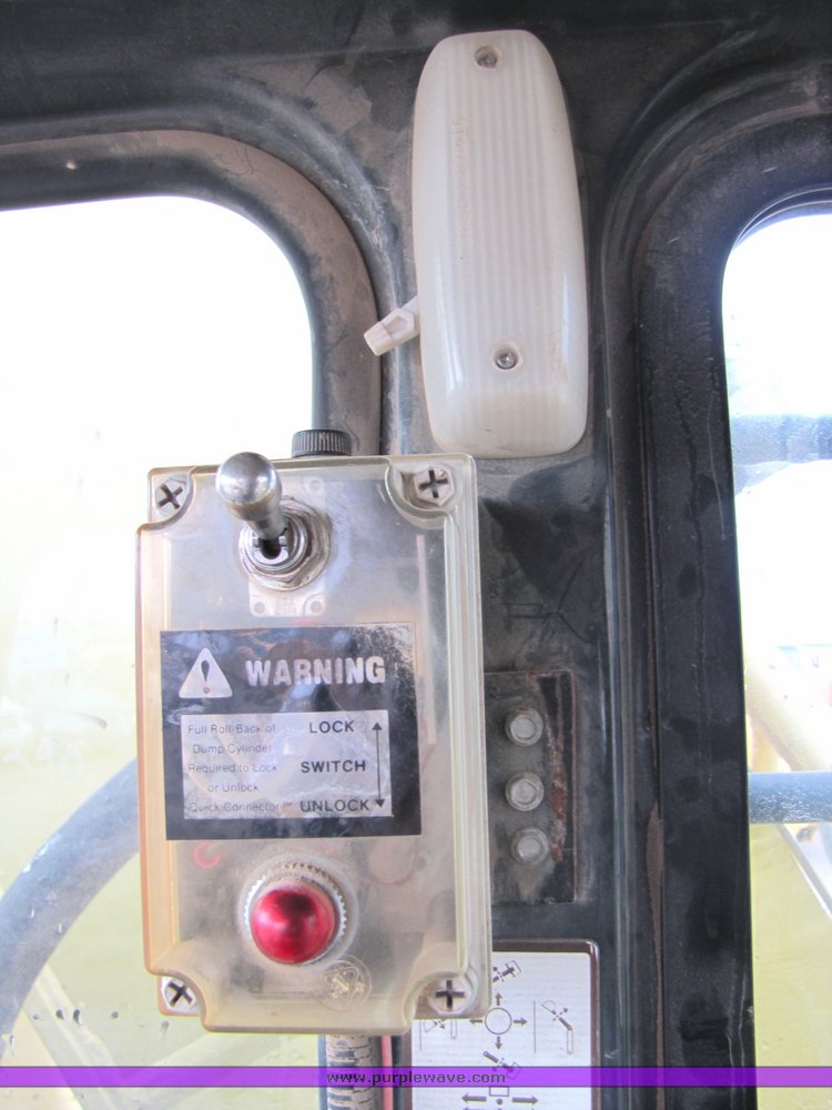 image for item 2163 1994 Komatsu PC250LC-6 hydraulic excavator