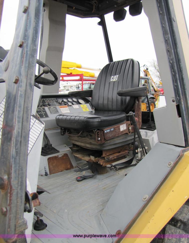 image for item 3008 1996 Caterpillar 416B backhoe loader