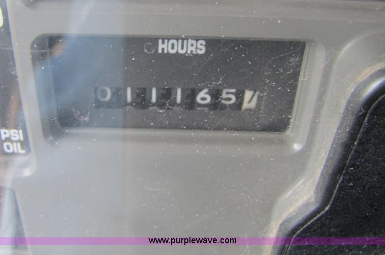 image for item 3011 1999 International 4700 bucket truck