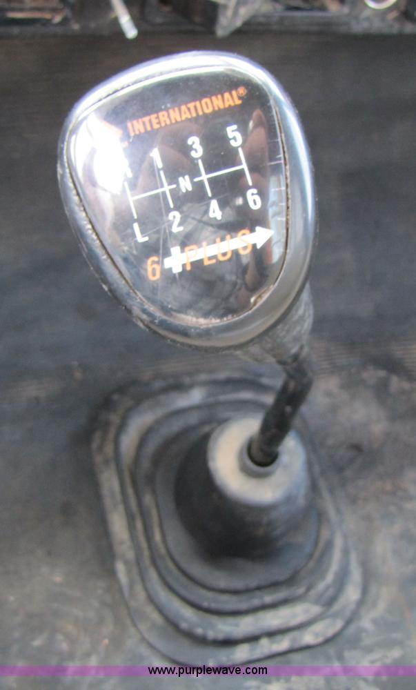 image for item 3011 1999 International 4700 bucket truck