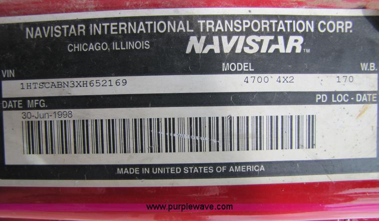 image for item 3011 1999 International 4700 bucket truck