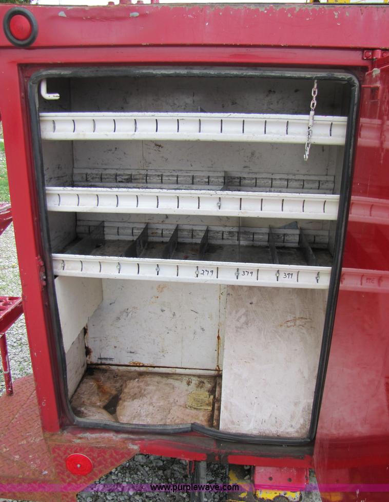 image for item 3011 1999 International 4700 bucket truck