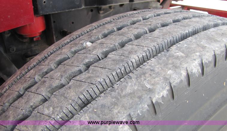 image for item 3011 1999 International 4700 bucket truck