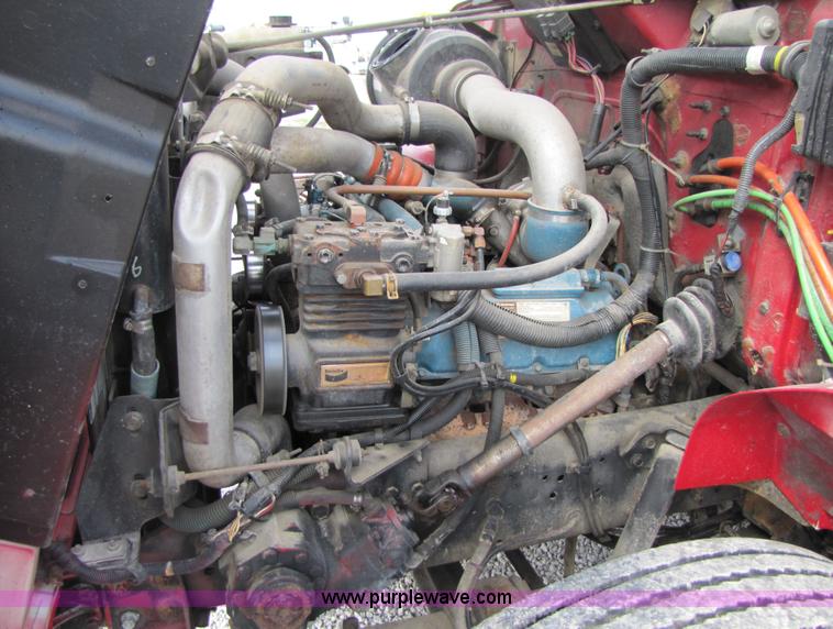 image for item 3011 1999 International 4700 bucket truck